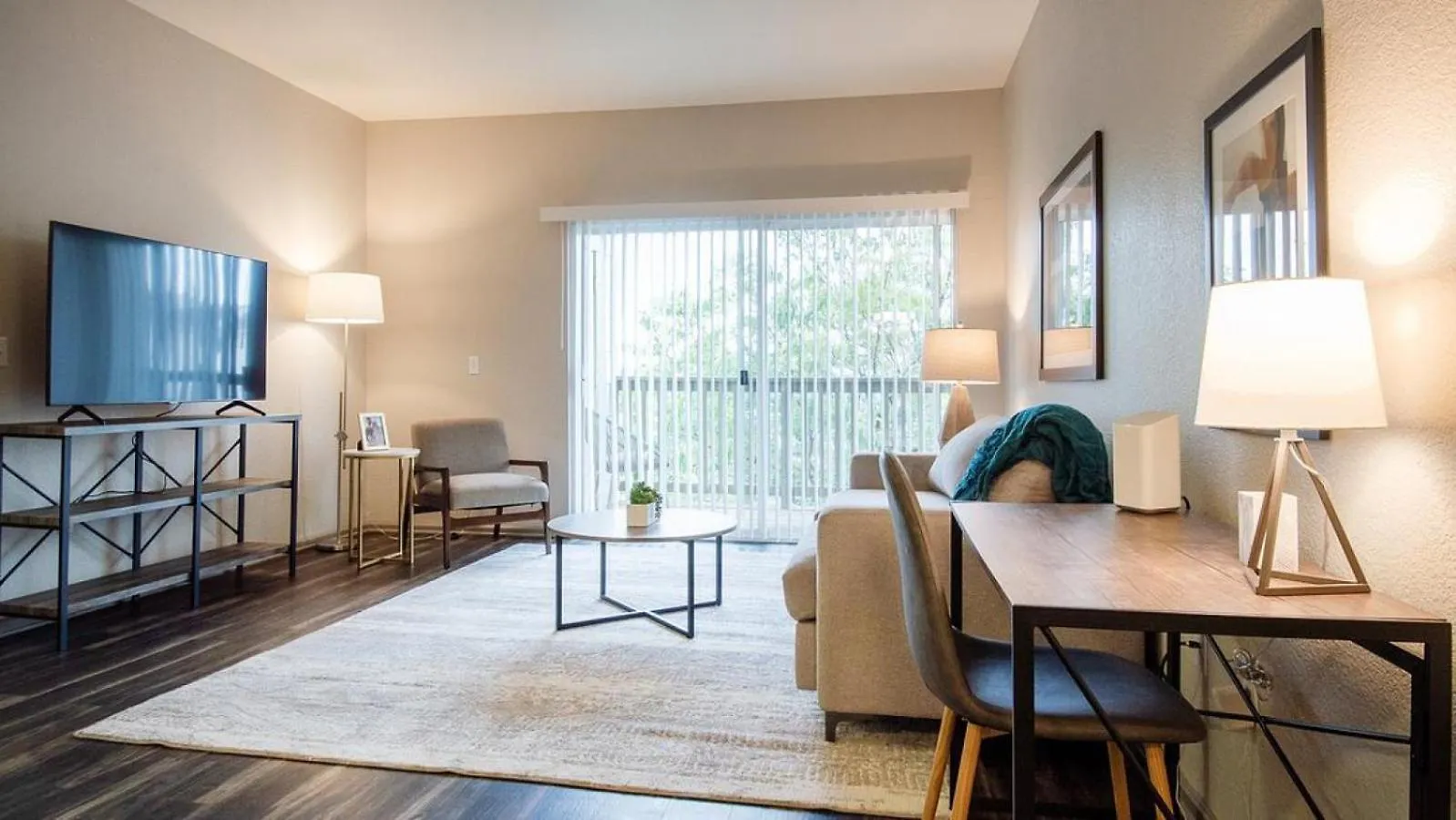 Landing Modern Apartment With Amazing Amenities Denver